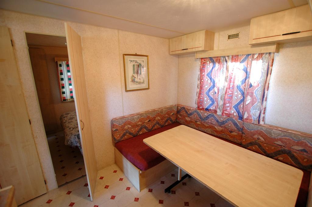 Camping Europa 2 Hotel Capoliveri  Quarto foto